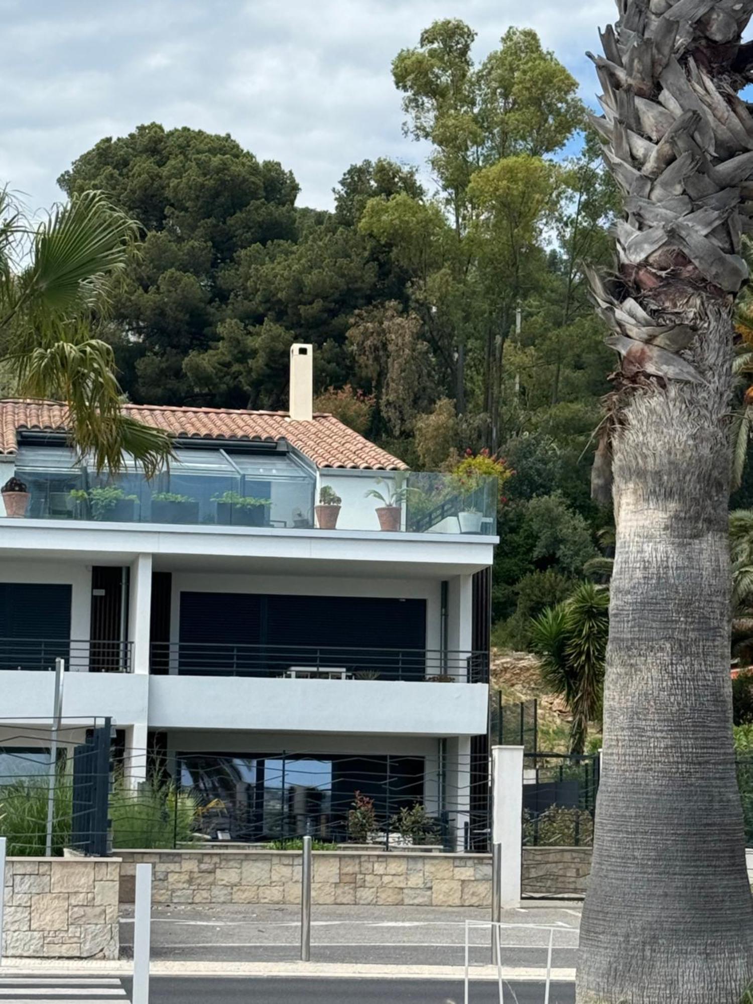 T3 Neuf Avec Terrasse Et Jardin Face A La Mer Bandol Extérieur photo